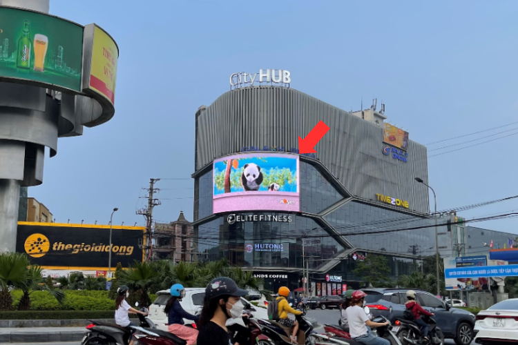1 Sided Horizontal Curved LED Screen Billboard at 1 Le Hong Phong, Thanh Vinh, Nghe An (City Hub Entertainment Center)