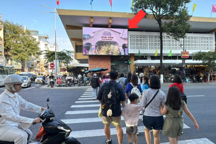 2 Sided Horizontal LED Screen Billboard at 119 Tran Phu, Hai Chau, Da Nang City (Han Market)