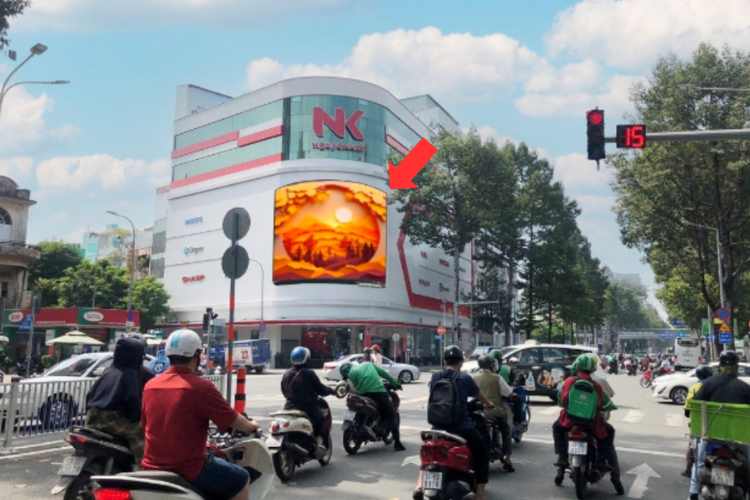 1 Sided Horizontal Curved LED Screen Billboard at 63-65-67 Tran Hung Dao, Ben Thanh, Ho Chi Minh City (Nguyen Kim Electronics Shopping Center)