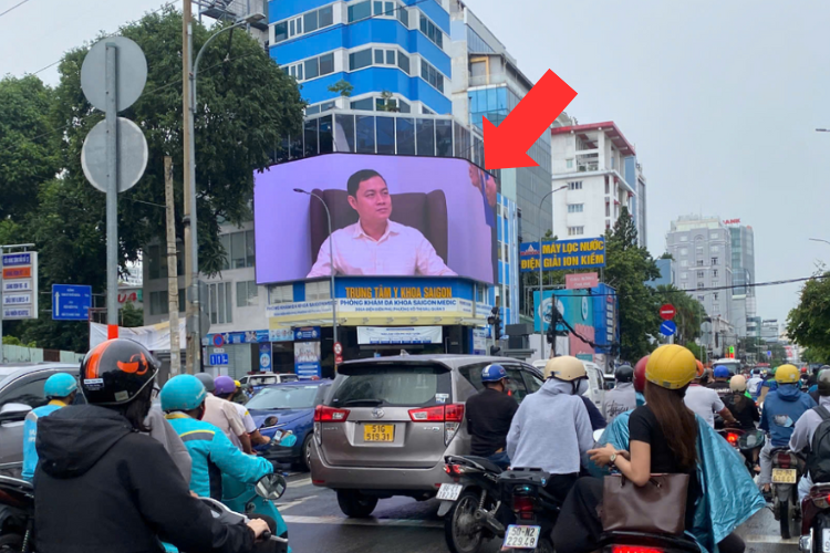 Day view - Horizontal LED Screen Billboard at Vuon Lai, Ho Chi Minh City