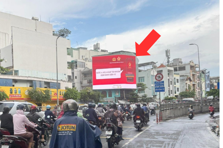 1 Sided Horizontal LED Screen Billboard at 78 Khanh Hoi, Khanh Hoi, Ho Chi Minh City