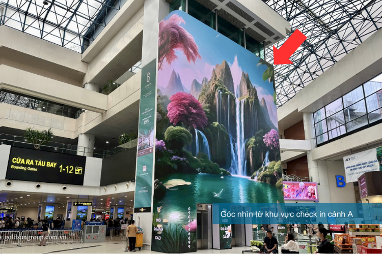 1 Sided Vertical LED Screen Billboard at Noi Bai International Airport, Noi Bai, Ha Noi City (public hall of Terminal T1)