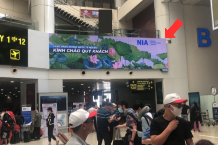 IP52-1 Horizontal LED Wall Cladding Billboard at Noi Bai International Airport, Noi Bai, Ha Noi City (Security screening area, Wing B, Level 2, Terminal T1)
