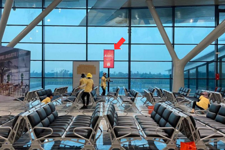 4 Panel Vertical LED Column Cladding Billboard at Phu Bai International Airport, Phu Bai, Hue City (Battery Charging Areas)