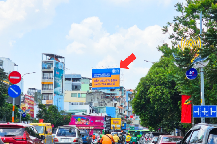 Day view - Horizontal Wall-mounted Pano Billboard at 202 Thanh Thai, Hoa Hung, Ho Chi Minh City (Thanh Thai - To Hien Thanh Crossroads)