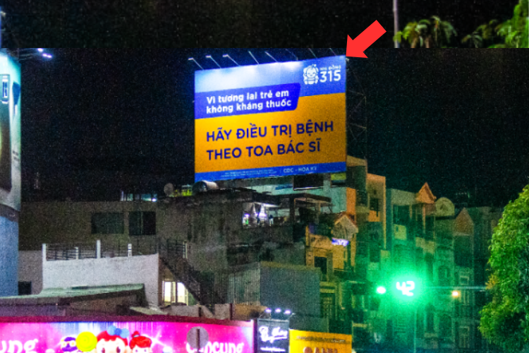 Night view - Horizontal Wall-mounted Pano Billboard at 202 Thanh Thai, Hoa Hung, Ho Chi Minh City (Thanh Thai - To Hien Thanh Crossroads)