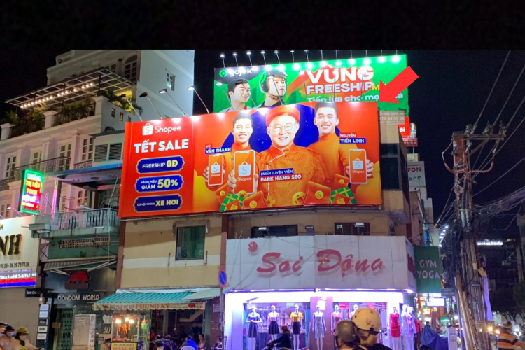 Night view - Horizontal Wall-mounted Pano Billboard at 533 Cach Mang Thang 8, Hoa Hung, Ho Chi Minh City