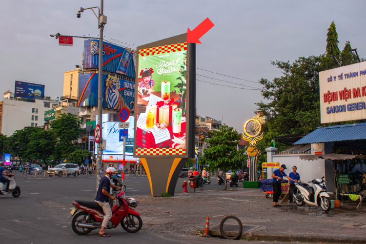 1 Panel Vertical LED Screen Billboard at 125 Le Loi, Sai Gon Ward, Ho Chi Minh City (Ben Thanh Market Roundabout)