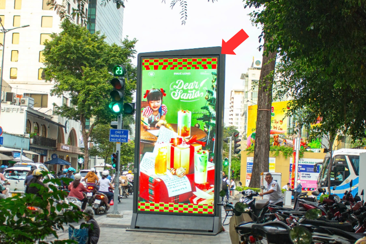 1 Panel Vertical LED Screen Billboard at Cach Mang Thang 8 - Suong Nguyet Anh Intersection, Ben Thanh Ward, Ho Chi Minh City